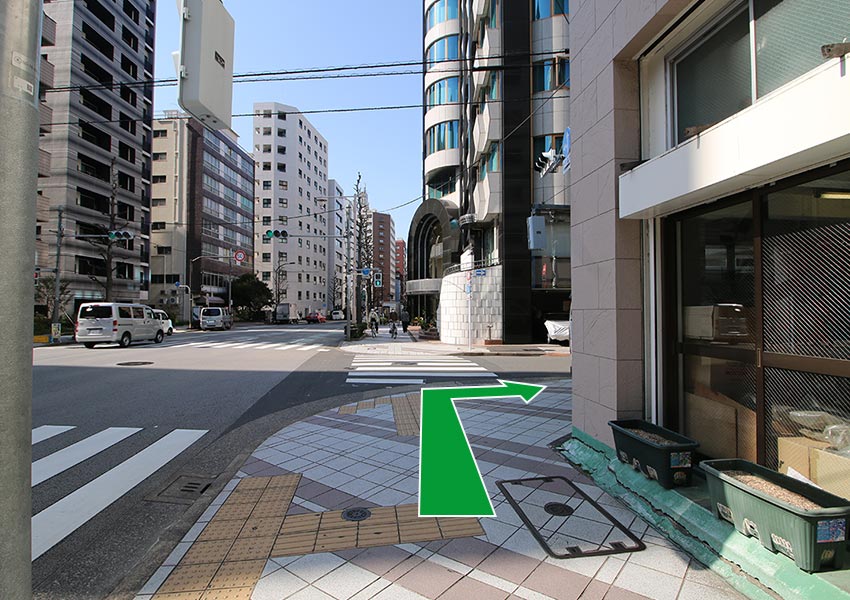 4.1つ目の信号の十字路を右に曲がります